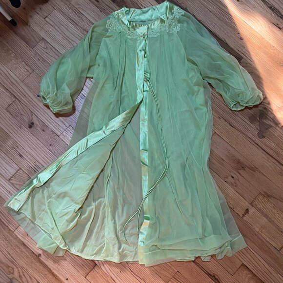 Vintage 1940's nightgown and overcoat - Picture 2 of 6